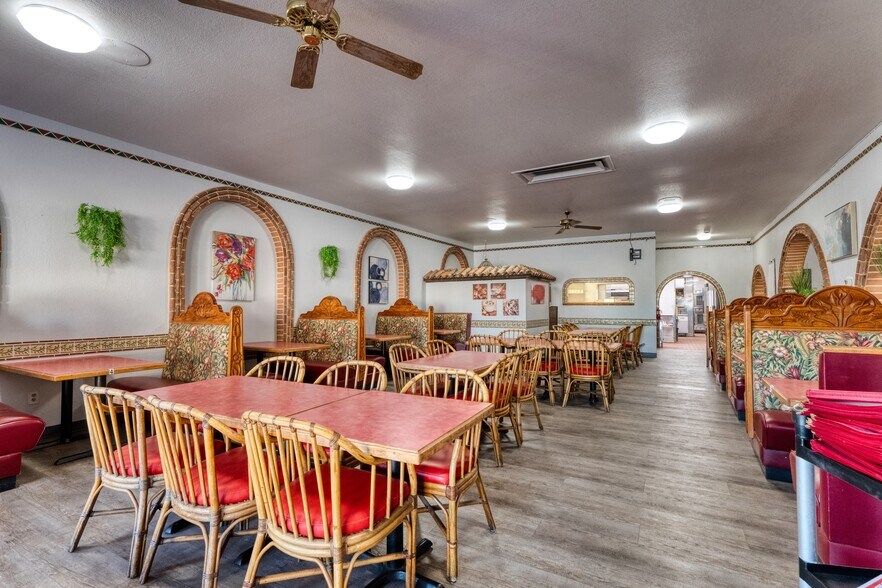 More Photos Of 225 S Toppenish Ave, Toppenish Restaurant For Sale