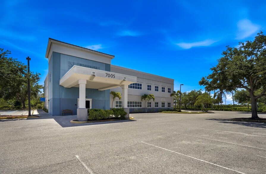 More Photos Of 7005 Cortez Rd W, Bradenton Medical For Lease