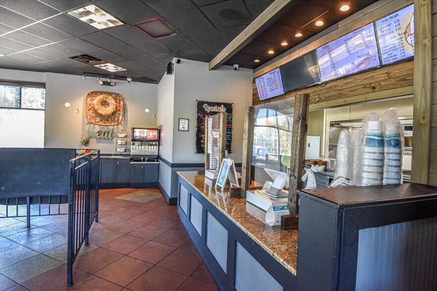More Photos Of 1530 Hwy 16, Griffin Restaurant For Lease