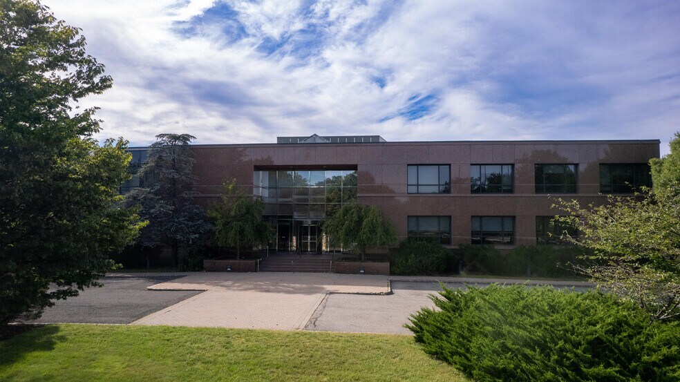 More Photos Of 1000 Sylvan Ave, Englewood Cliffs Office For Sale