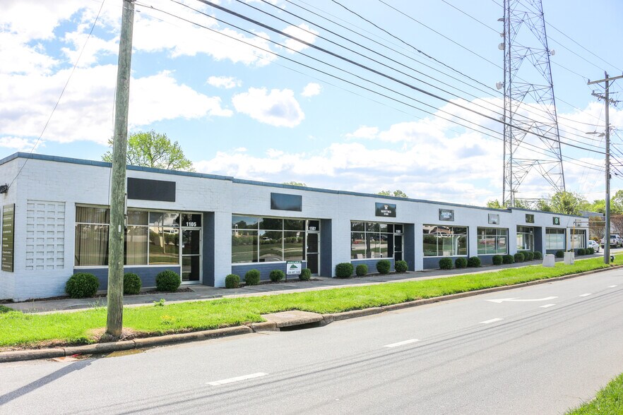 Primary Photo Of 1105-1119 Coliseum Blvd, Greensboro Showroom For Lease