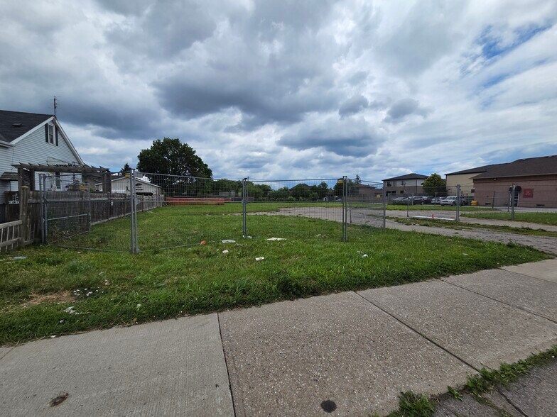 Primary Photo Of 423 Hwy-8, Stoney Creek Land For Sale