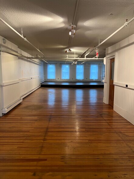 More Photos Of 106 Genesee St, Utica Restaurant For Lease