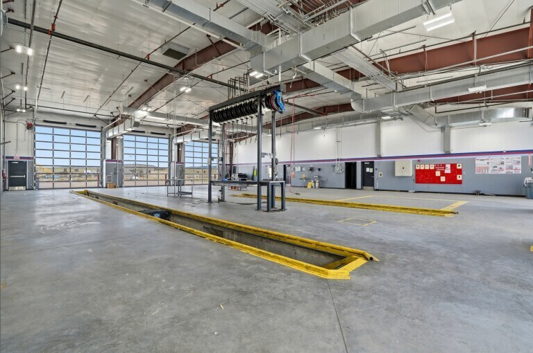 More Photos Of 7176 Nugget, Evansville Service Station For Lease