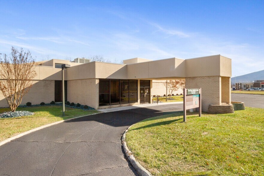 More Photos Of 2460 Lee Hwy N, Pulaski Healthcare For Sale