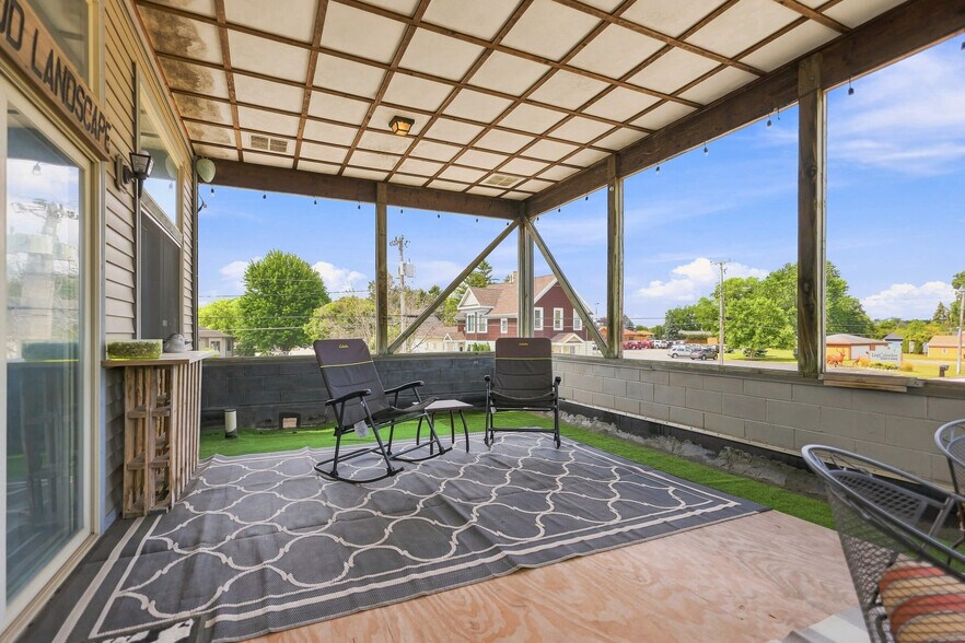 More Photos Of 308 N Wisconsin Dr, Sheboygan Freestanding For Sale