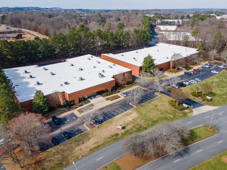 More Photos Of 1801 W Oak Pky, Marietta Warehouse For Lease