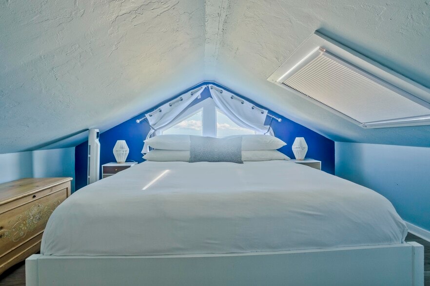 More Photos Of 265 Commercial St, Provincetown Flex For Sale