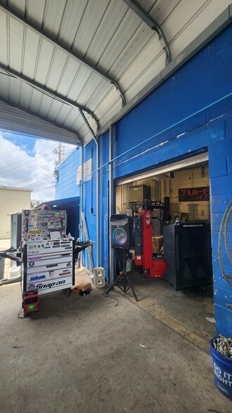 More Photos Of 2973 Phillips Hwy, Jacksonville Auto Repair For Sale