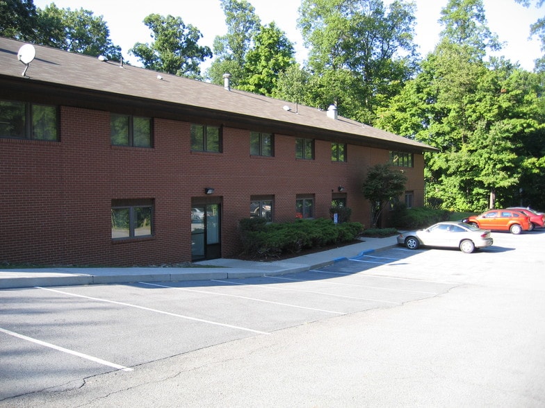 More Photos Of 236 Crystal Run Rd, Middletown Office For Sale