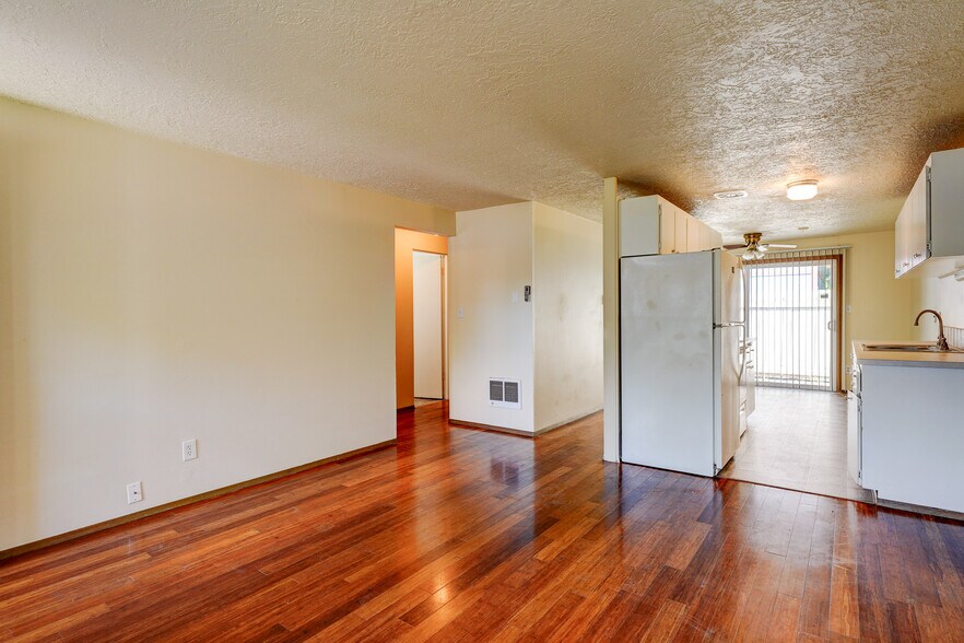 More Photos Of 611 SE 139th Ave, Portland Apartments For Sale