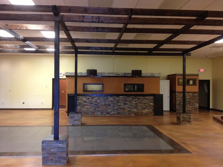 More Photos Of 17560 NW 27th Ave, Miami Gardens General Retail For Sale