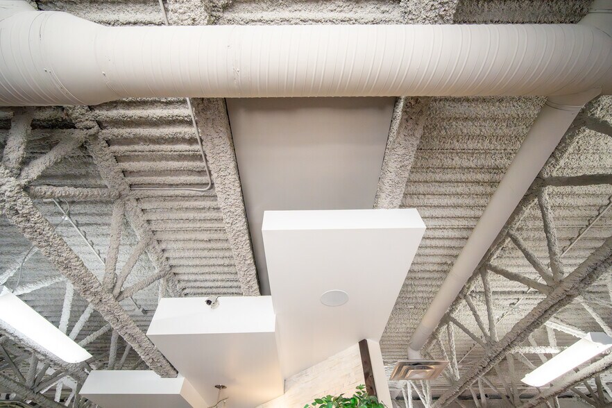 More Photos Of 120 Pembina Rd, Sherwood Park Light Manufacturing For Sale