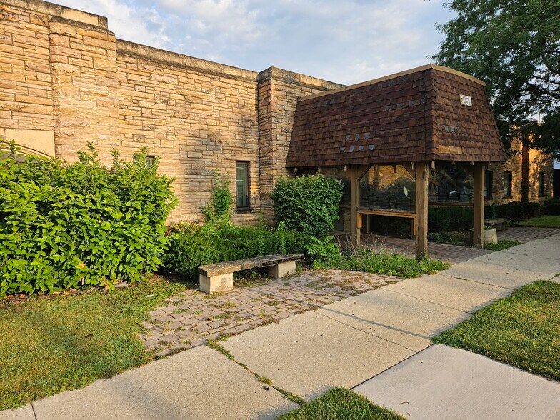 More Photos Of 251 N Center St, Joliet Assisted Living For Lease