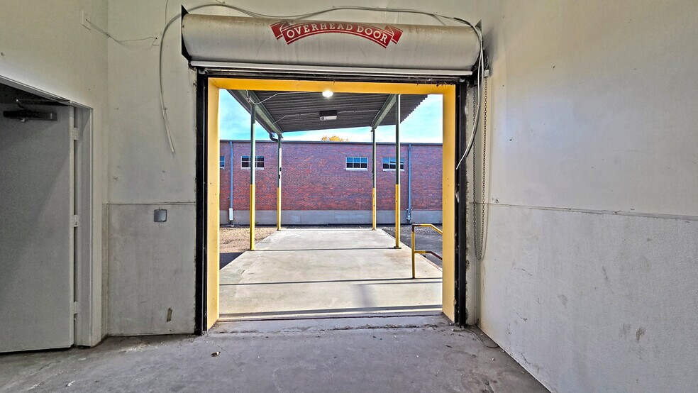More Photos Of 150 Rio Grande Blvd, Denver Warehouse For Sale