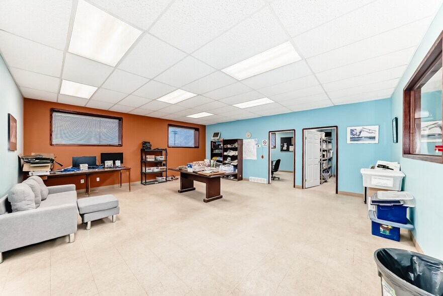 More Photos Of 116 Orchard Way, Strathmore Service For Lease