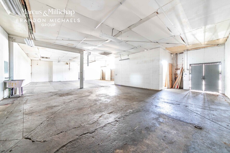 More Photos Of 3651 Beverly Blvd, Los Angeles Storefront For Sale