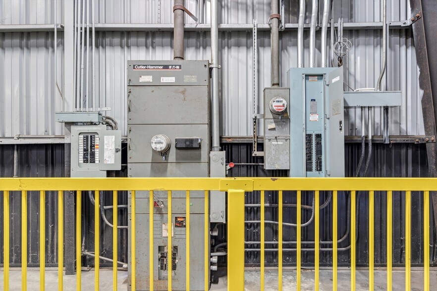 More Photos Of 141 Helman Ln, Cotati Warehouse For Lease