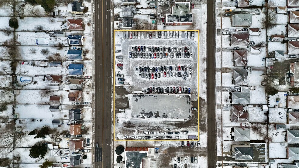 More Photos Of 188 Park Rd S, Oshawa Service For Sale