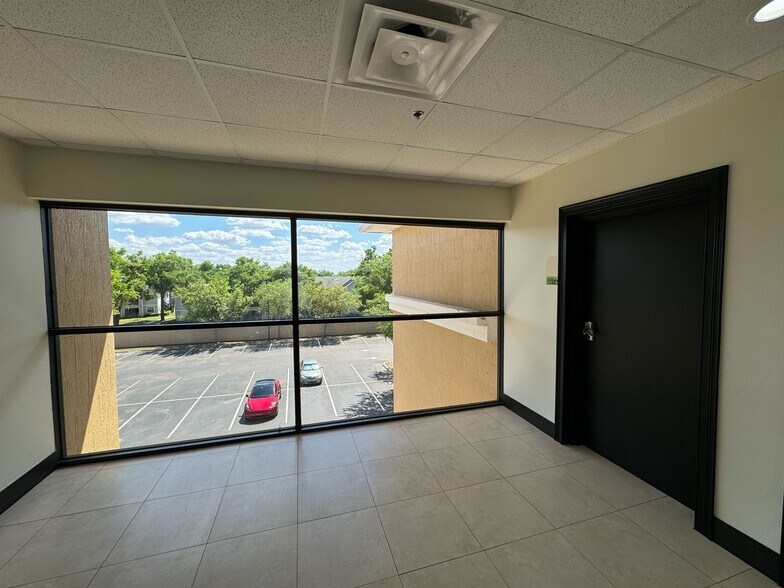 More Photos Of 1490 Sunshadow Dr, Casselberry Loft Creative Space For Lease