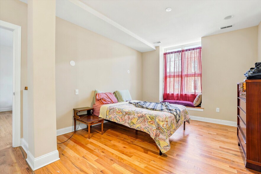 More Photos Of 1400-1414 S Darien St, Philadelphia Auto Repair For Sale