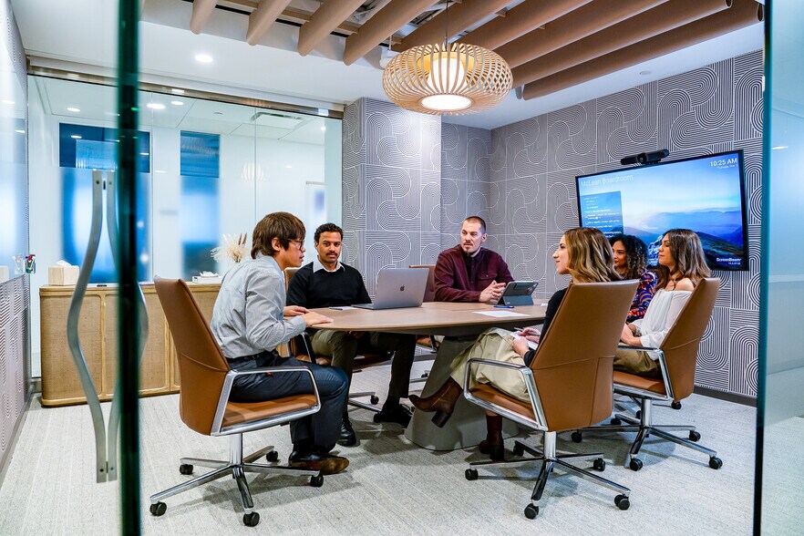 More Photos Of 1750 Tysons Blvd, McLean Coworking Space