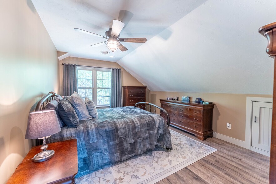 More Photos Of 110 Wauregan Rd, Canterbury Flex For Sale