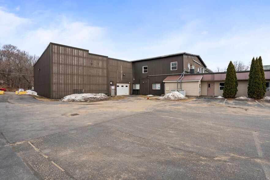 More Photos Of 27 Kent St, Ballston Spa Warehouse For Lease
