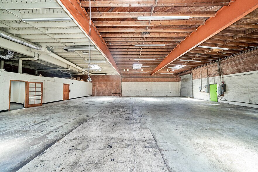 More Photos Of 2672 S La Cienega Blvd, Los Angeles Flex For Lease
