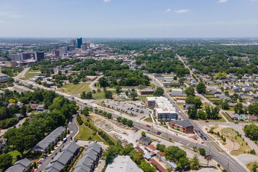 More Photos Of 503 E Third St, Lexington Freestanding For Lease