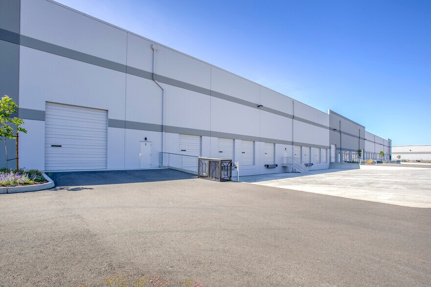 More Photos Of 3613 Zephyr Ct, Stockton Warehouse For Lease