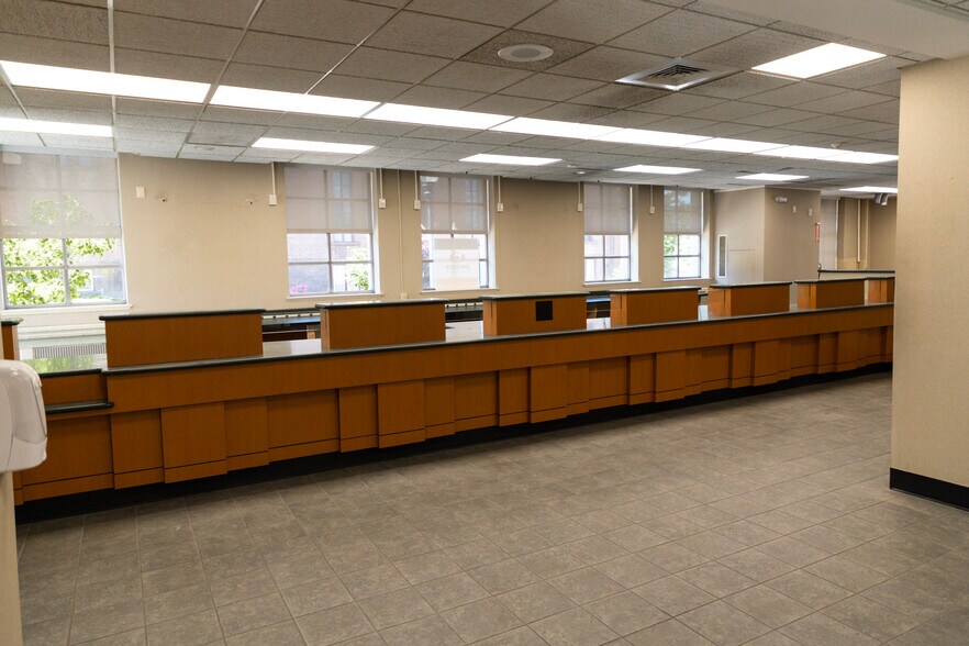 More Photos Of 2-6 N Main St, Wallingford Bank For Lease
