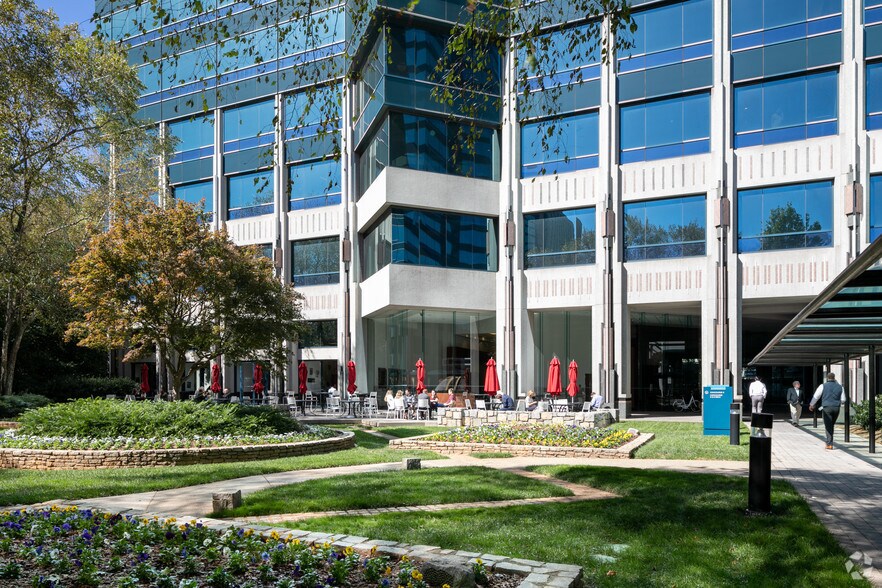 More Photos Of 6 Concourse Pky NE, Atlanta Unknown For Lease