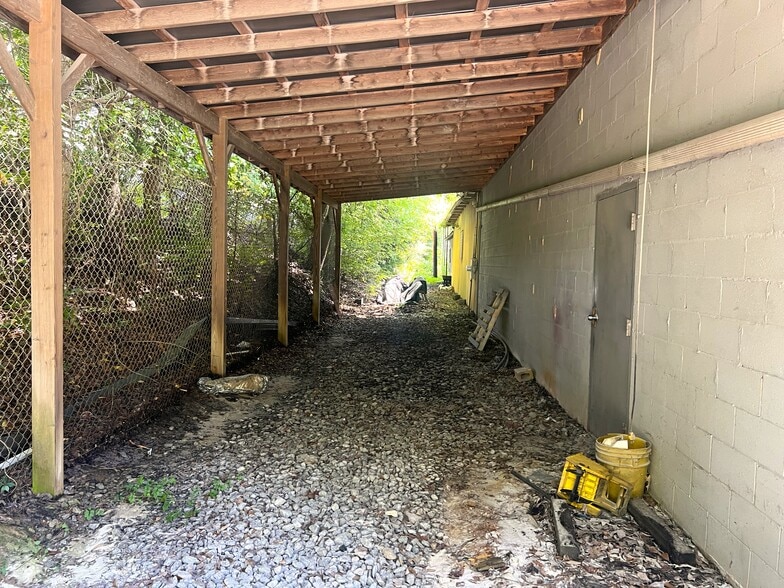More Photos Of 5304 N Main St, Acworth Auto Repair For Sale