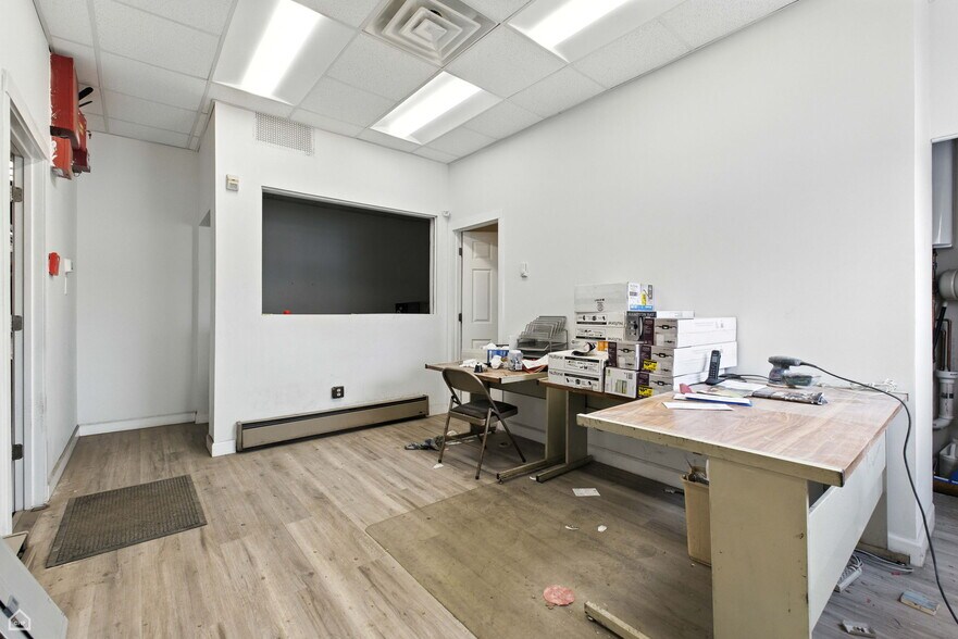 More Photos Of 4234 N Pulaski Rd, Chicago Warehouse For Lease