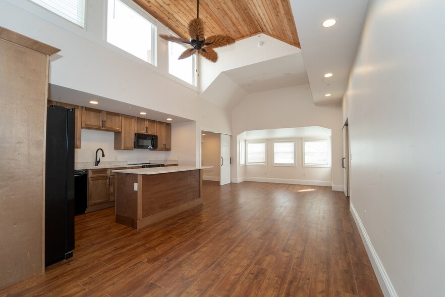 More Photos Of 11 Aviles St, Saint Augustine Storefront Retail Residential For Sale