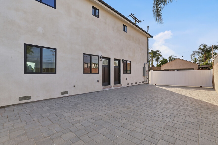 More Photos Of 13689 Garber St, Arleta Apartments For Sale