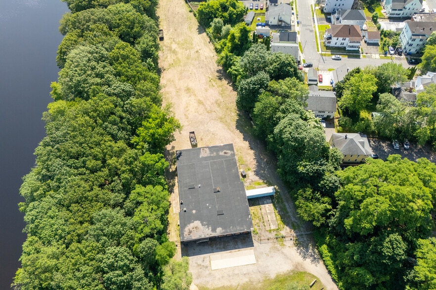 More Photos Of 15 Whipple St, Springfield Distribution For Sale