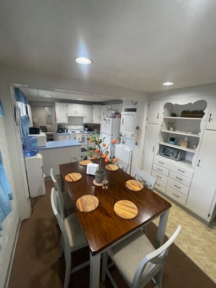 More Photos Of 1904 Washington Ave, Vincennes Office Residential For Sale