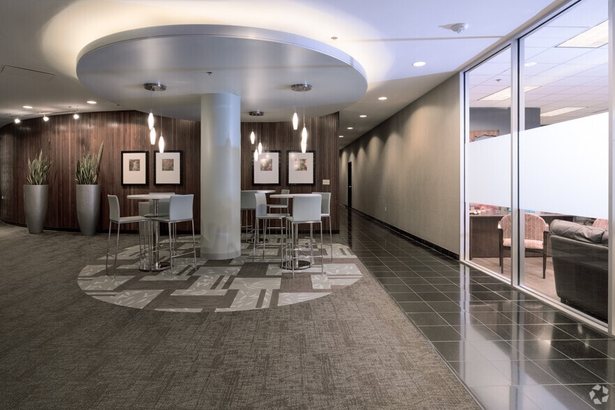 More Photos Of 4055 International Plz, Fort Worth Office For Lease