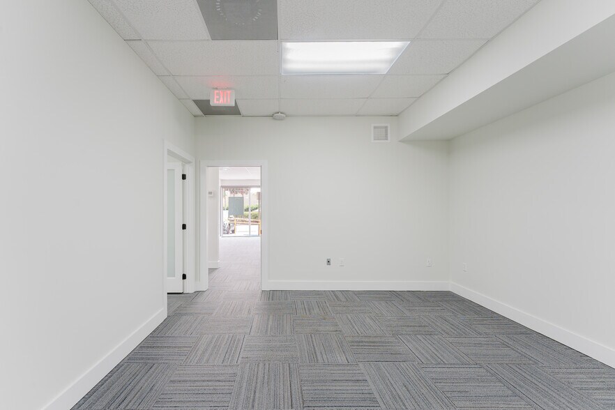 More Photos Of 1817-1847 NE 25th St, Lighthouse Point Unknown For Lease