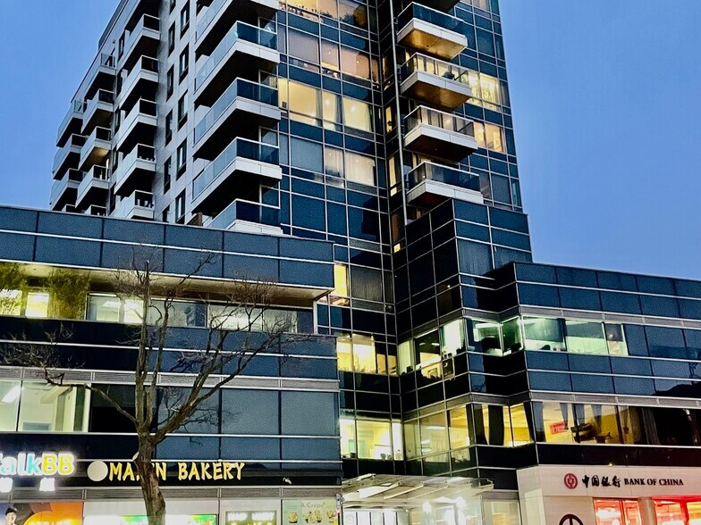 More Photos Of 4235 Main St, Flushing Apartments For Sale