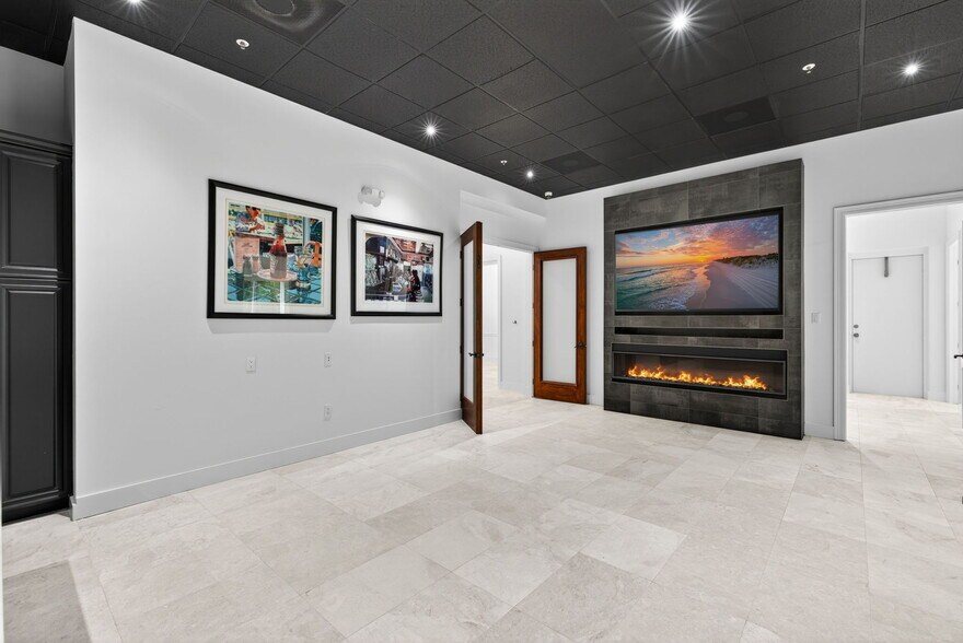 More Photos Of 3820 Via Del Rey, Bonita Springs Medical For Sale