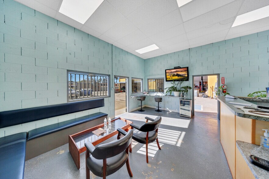 More Photos Of 4401 Beverly Blvd, Los Angeles Auto Repair For Sale