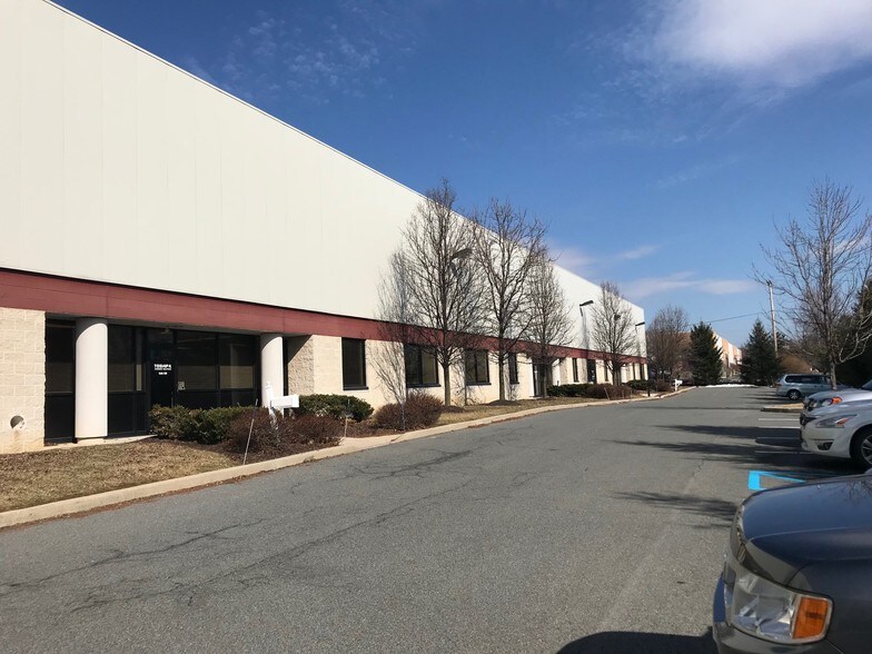 More Photos Of 7035 Schantz Rd, Allentown Distribution For Lease