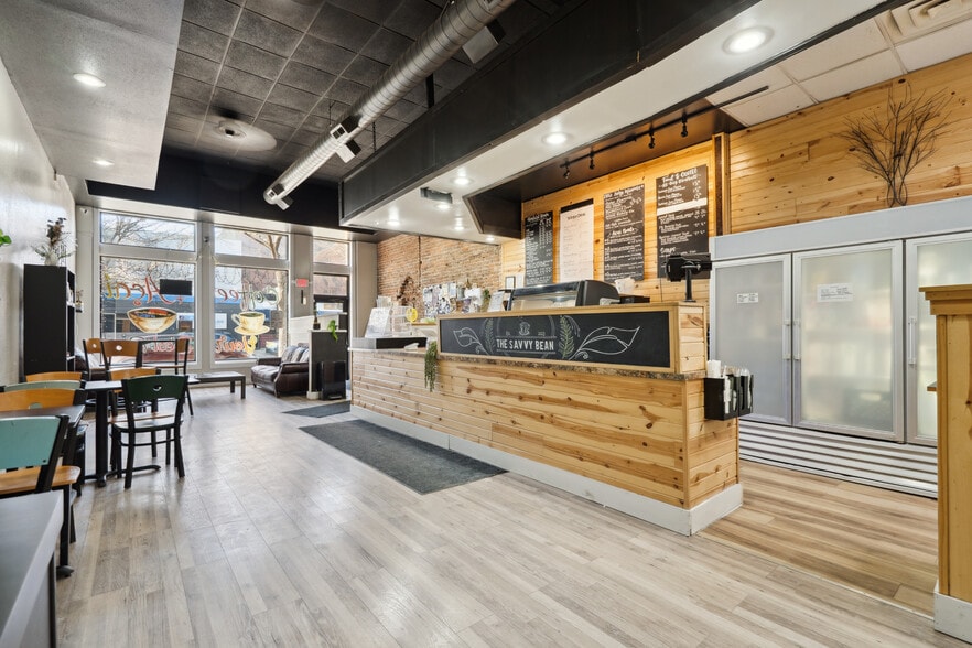 More Photos Of 212-218 E 4th St, Waterloo Loft Creative Space For Sale