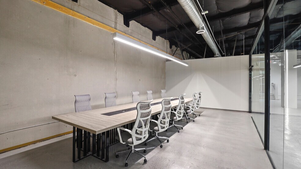 More Photos Of 2250 Maple Ave, Los Angeles Warehouse For Lease