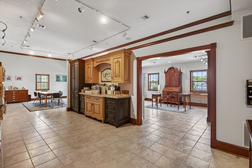 More Photos Of 641 Acorn Dr, Harrisonburg Manufacturing For Sale