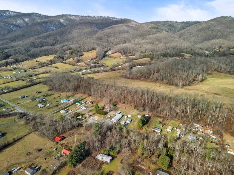 More Photos Of 2719 Highway 91, Elizabethton Showroom For Sale