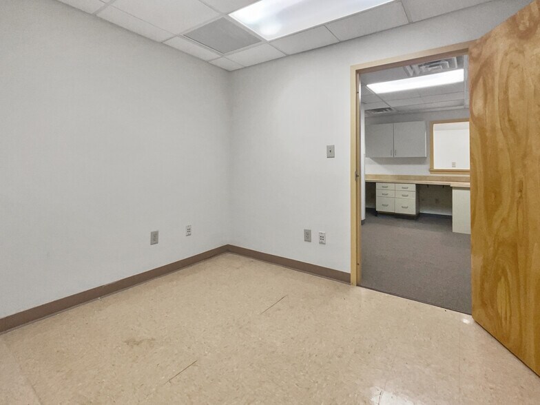 More Photos Of 608 N High St, Millville Medical For Sale
